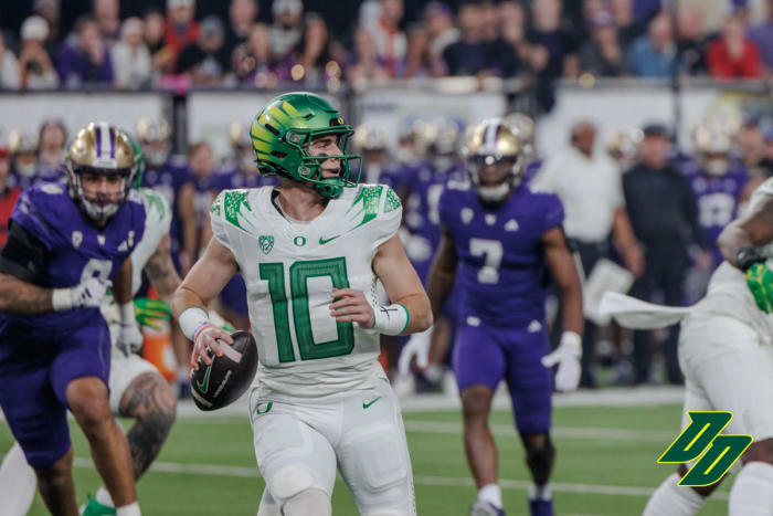 Oregon Ducks quarterback Bo Nix throws a pass against the Washington Huskies in the Pac-12 Championship.